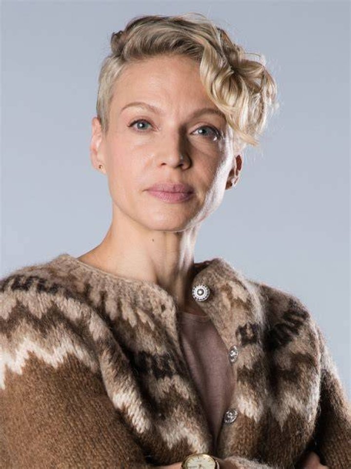 Kristin Lehman Bra Size, Age, Weight, Height, Measurements