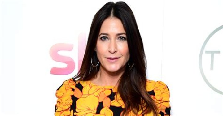 Lisa Snowdon in Bathing Suit Says 