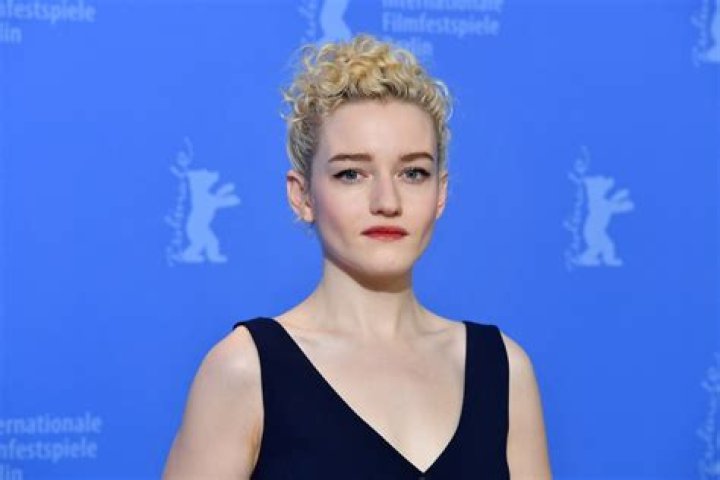 Ozark’s Julia Garner in Bathing Suit Enjoys A Pool Day  — Celebwell